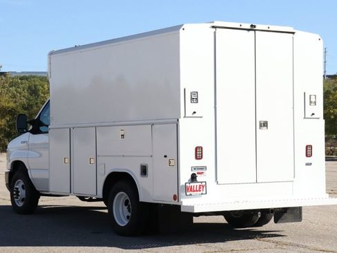 New 2026 Ford E-350 and Econoline 350 Super Duty w/ Power Equipment Group RWD image 5