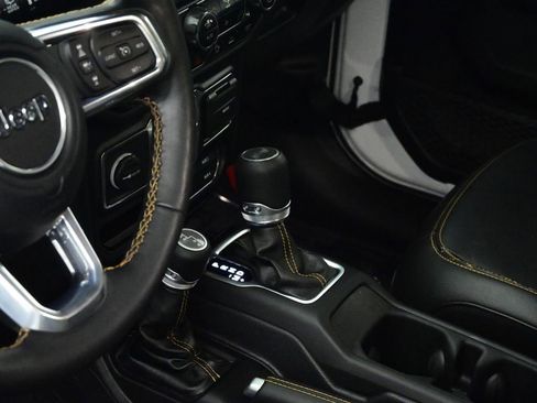 Used 2021 Jeep Wrangler Unlimited Sahara image 20