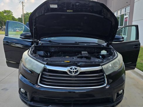 Used 2015 Toyota Highlander XLE FWD image 14