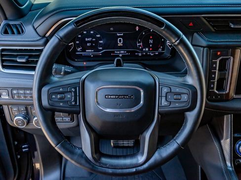 Used 2023 GMC Yukon Denali Ultimate AWD/4WD image 17