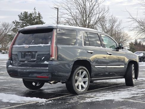 Used 2019 Cadillac Escalade Premium Luxury image 21