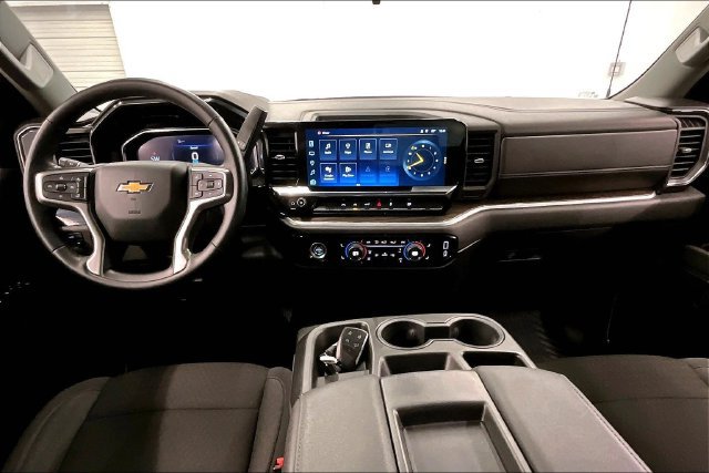 Used 2024 Chevrolet Silverado 1500 LT AWD/4WD image 19