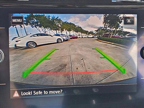 Used 2019 Volkswagen Golf image 14