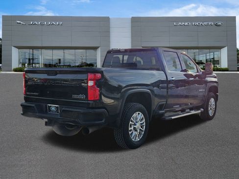 Used 2022 Chevrolet Silverado 2500 High Country w/ Technology Package image 4