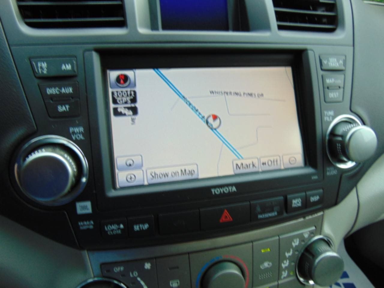 Used 2012 Toyota Highlander SE w/ Tow Pkg AWD/4WD image 22