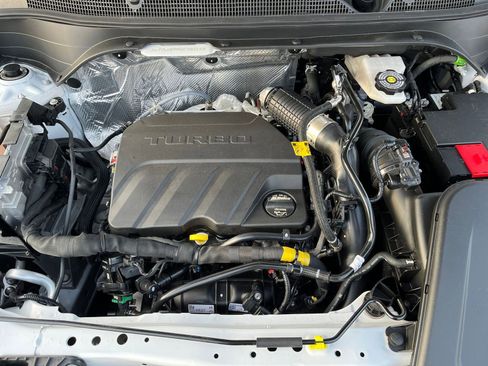 Used 2025 Chevrolet Trax LT image 30