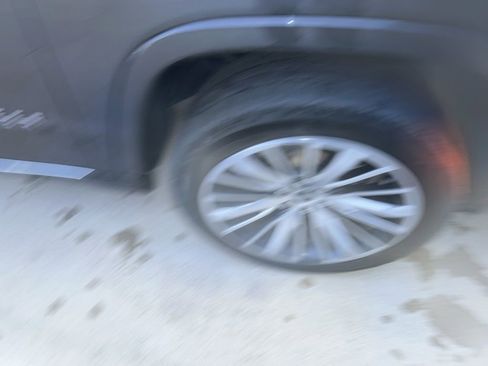 Used 2022 Jeep Grand Wagoneer Series III w/ Flexible Seating Group image 25