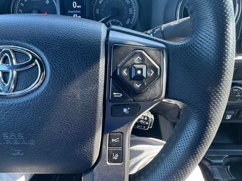 Used 2021 Toyota Tacoma TRD Off-Road w/ Technology Package AWD/4WD image 20