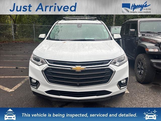 Used 2020 Chevrolet Traverse Premier FWD image 2
