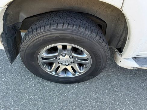 Used 2007 Toyota Sequoia SR5 RWD image 30