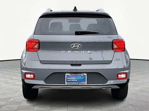 Certified 2022 Hyundai Venue Limited w/ Cargo Package image 4