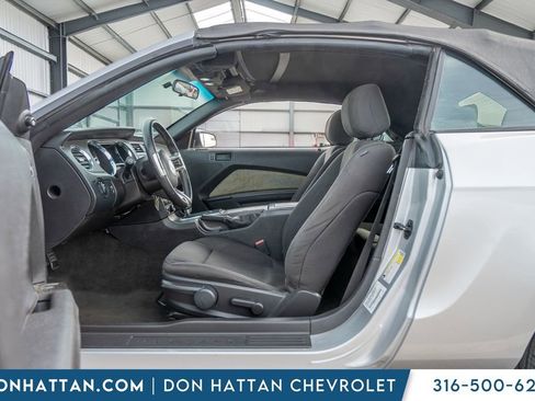 Used 2013 Ford Mustang Convertible image 5