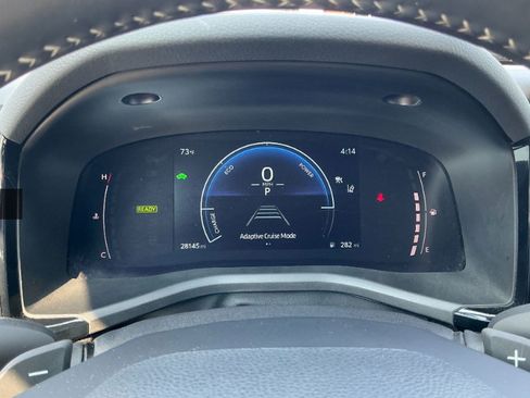 Used 2025 Toyota Camry SE FWD image 2