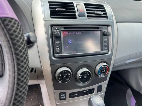 Used 2013 Toyota Corolla LE FWD image 17