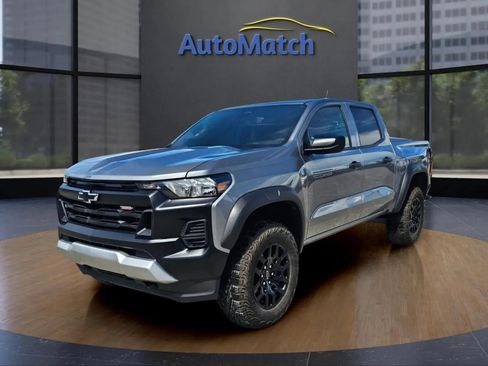 Used 2024 Chevrolet Colorado Trail Boss w/ Advanced Trailering Package AWD/4WD image 4
