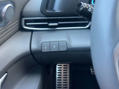 Used 2025 Hyundai Elantra Sport FWD image 29