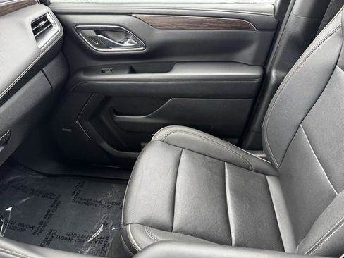 Used 2023 Chevrolet Suburban Premier image 24