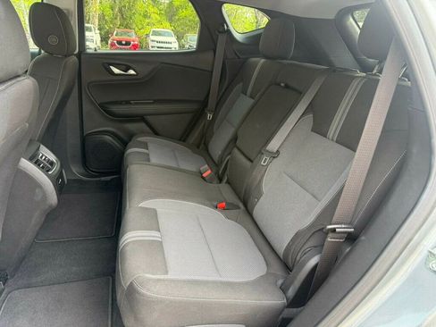 Used 2025 Chevrolet Blazer LT FWD image 7