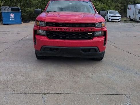 Used 2020 Chevrolet Silverado 1500 Custom w/ Custom Value Package image 1