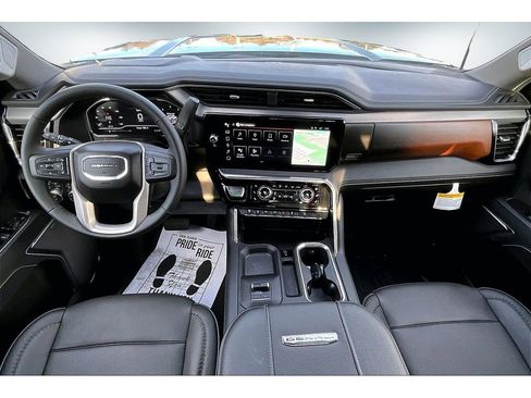 New 2025 GMC Sierra 2500 Denali w/ Denali Reserve Package image 5