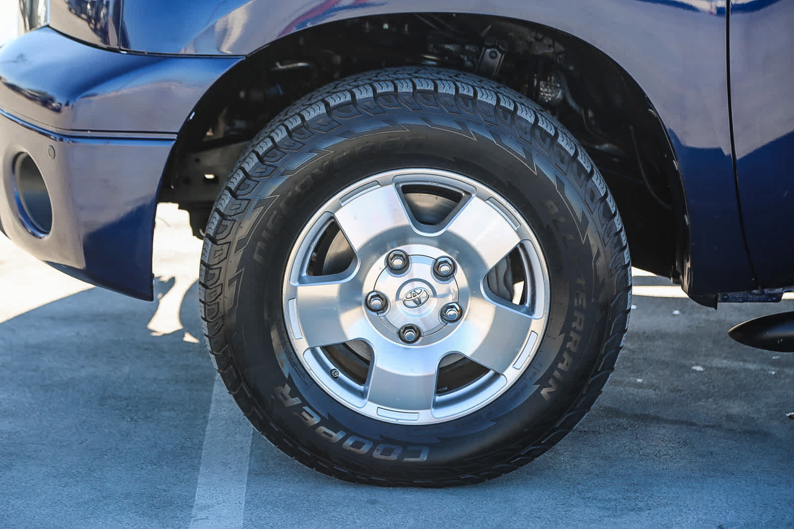 Used 2007 Toyota Tundra Limited w/ TRD Off-Road Pkg AWD/4WD image 10