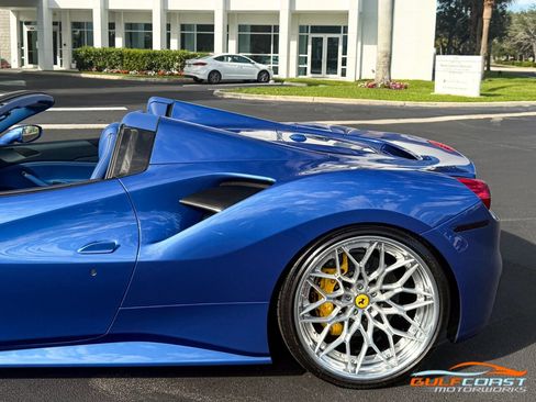 Used 2018 Ferrari 488 Spider image 42