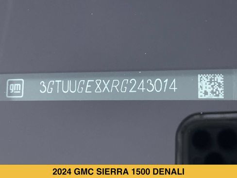 Used 2024 GMC Sierra 1500 Denali w/ Denali Reserve Package AWD/4WD image 18