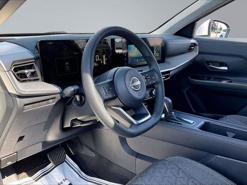 Certified 2025 Nissan Kicks SV FWD image 16