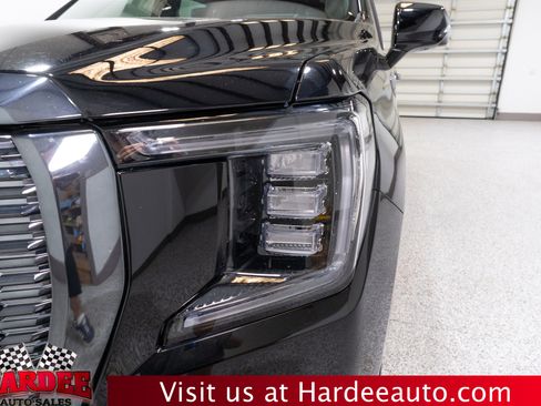 Used 2023 GMC Yukon Denali Ultimate AWD/4WD image 8