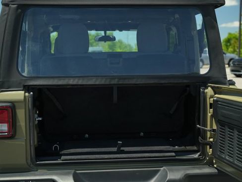 Used 2025 Jeep Wrangler Sport AWD/4WD image 16