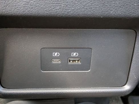 Used 2022 Nissan Rogue SV image 15