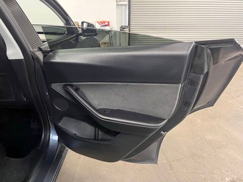 Used 2023 Tesla Model Y 2WD image 15