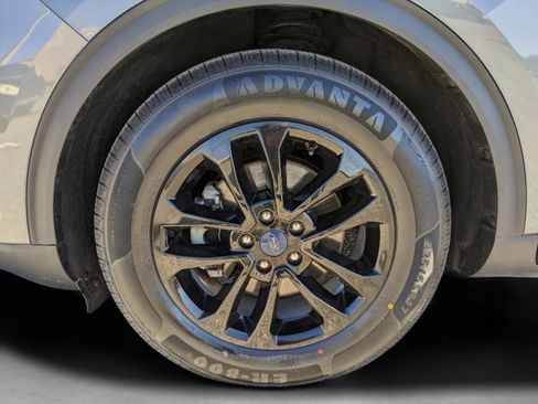 Used 2022 Ford Escape SE image 11