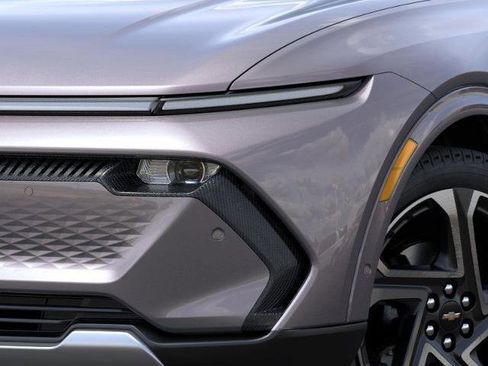 New 2025 Chevrolet Equinox EV LT image 10