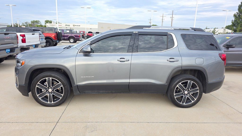 Used 2022 GMC Acadia SLT w/ Technology Package AWD/4WD image 2