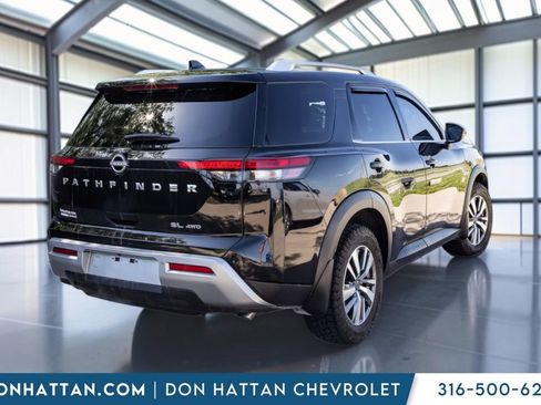 Used 2023 Nissan Pathfinder SL AWD/4WD image 25