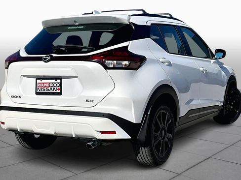 Used 2023 Nissan Kicks SR w/ Interior Electronics Package FWD image 12
