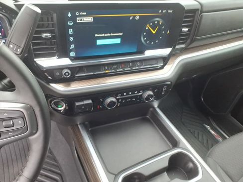 Used 2025 Chevrolet Silverado 2500 LT image 31