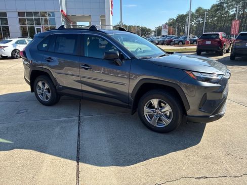 New 2025 Toyota RAV4 LE image 9