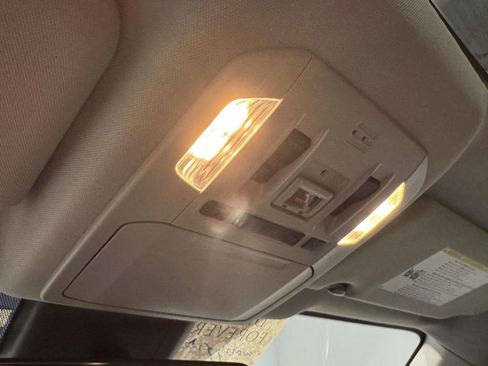 Used 2022 Toyota Highlander XLE image 27