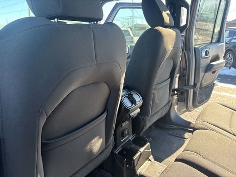 Used 2018 Jeep Wrangler Unlimited Sahara image 47