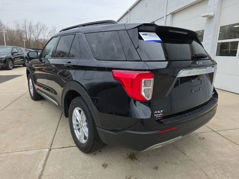 Used 2023 Ford Explorer XLT w/ Equipment Group 202A image 7