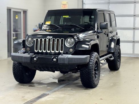 Used 2016 Jeep Wrangler Unlimited Sahara w/ Connectivity Group image 3
