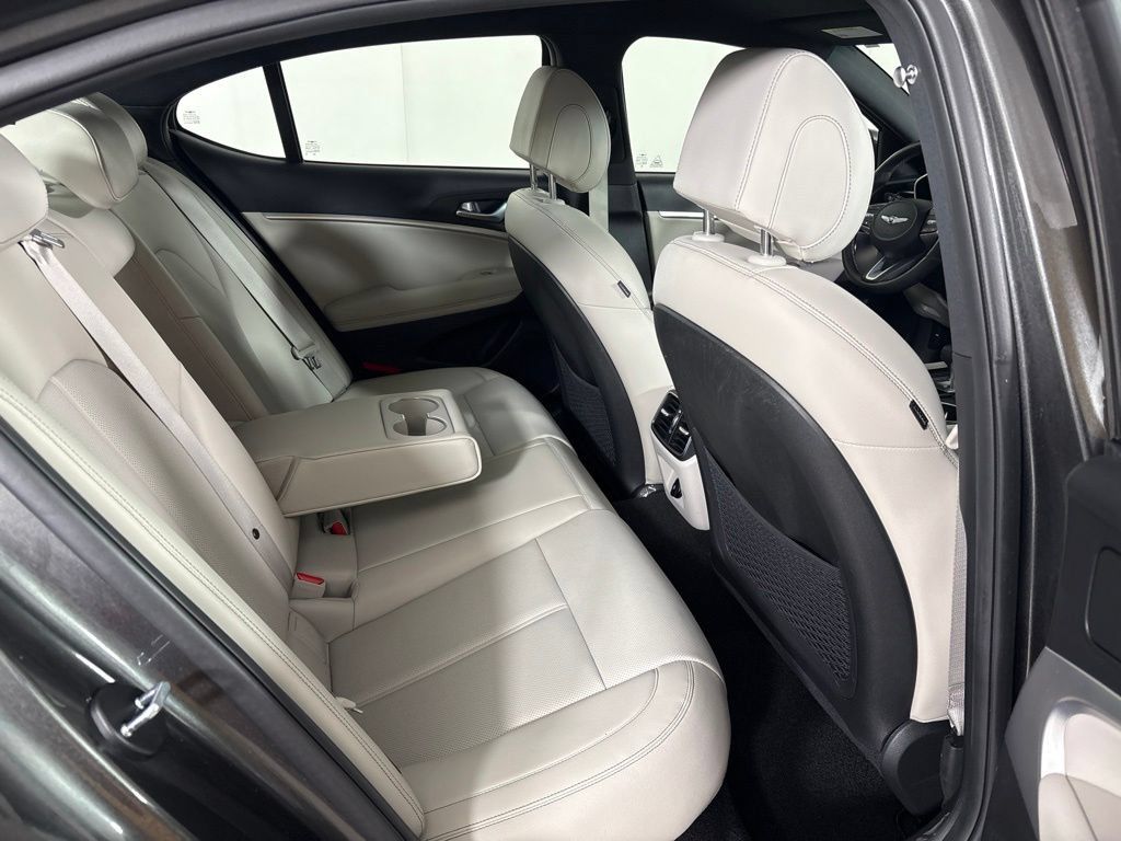 Used 2023 Genesis G70 2.0T RWD image 19