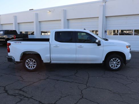 Used 2023 Chevrolet Silverado 1500 LT AWD/4WD image 23