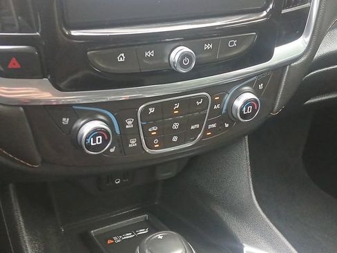 Used 2019 Chevrolet Traverse Premier AWD/4WD image 21
