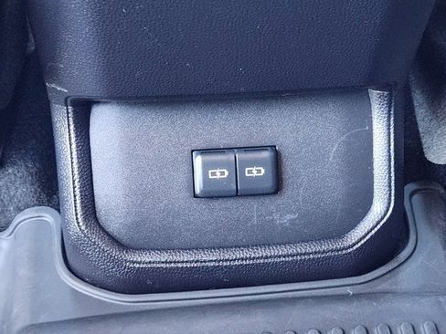 Used 2025 Toyota Highlander XLE image 23