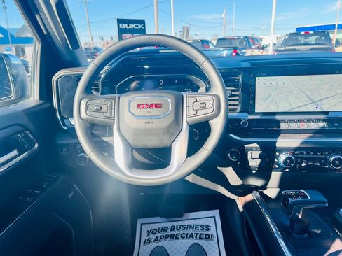 Used 2025 GMC Sierra 1500 SLT w/ SLT Premium Plus Package image 39
