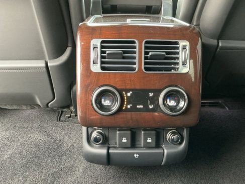 Used 2021 Land Rover Range Rover P525 Westminster Edition LWB image 32