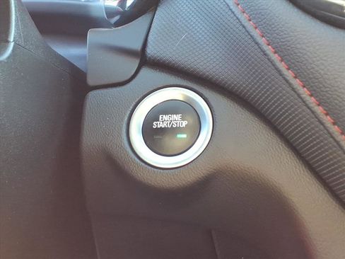 Used 2022 Chevrolet Equinox RS w/ RS Leather Package image 17